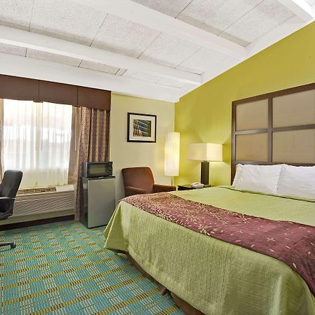 Days Inn By Wyndham Southington Zewnętrze zdjęcie