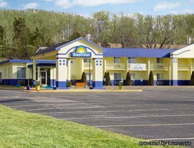Days Inn By Wyndham Southington Zewnętrze zdjęcie