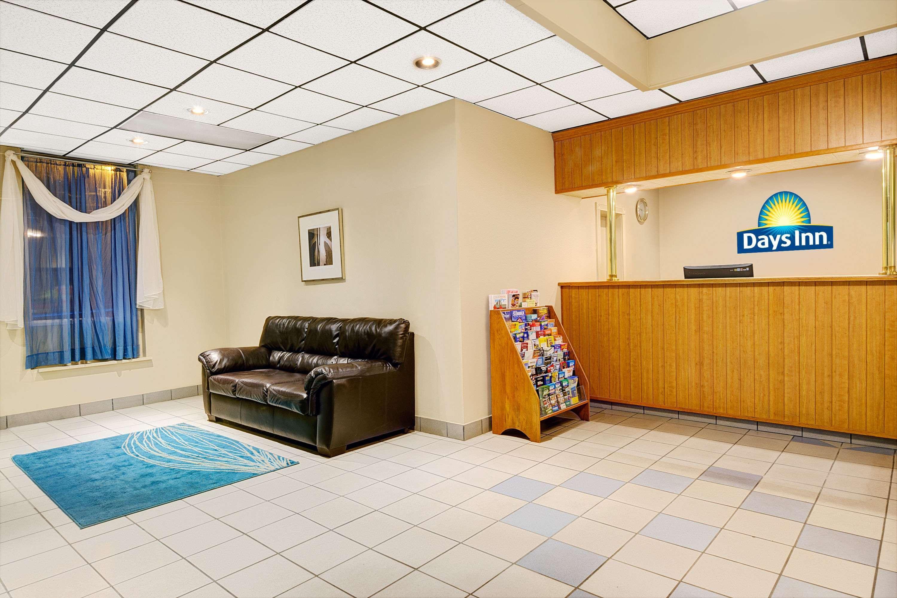 Days Inn By Wyndham Southington Zewnętrze zdjęcie