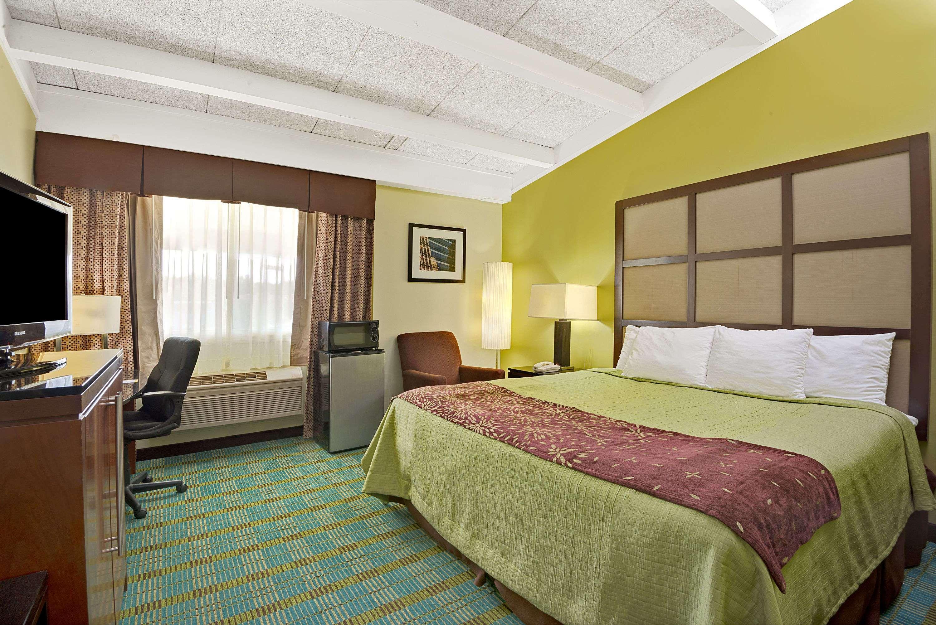 Days Inn By Wyndham Southington Zewnętrze zdjęcie